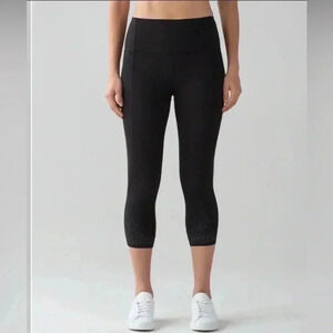 Lululemon Anew Crop Black Legging’s 21” Size 6